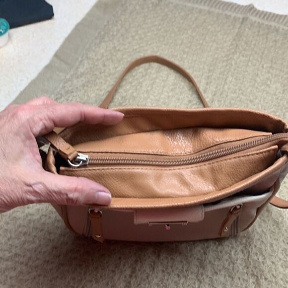 š„5/20š„RosettiāMediumāShoulderābagĀ TanāCreamāandābeige - Picture 4 of 12